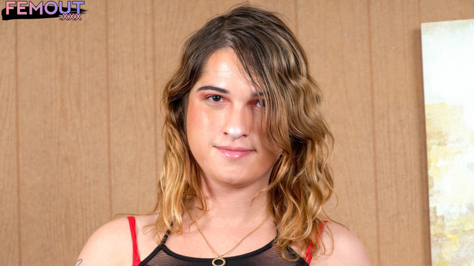 Jenny LaBelle Strokes And Cums!