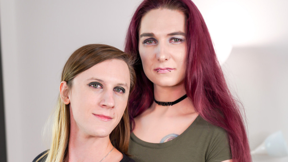 Alina Doll & Allura Sadow