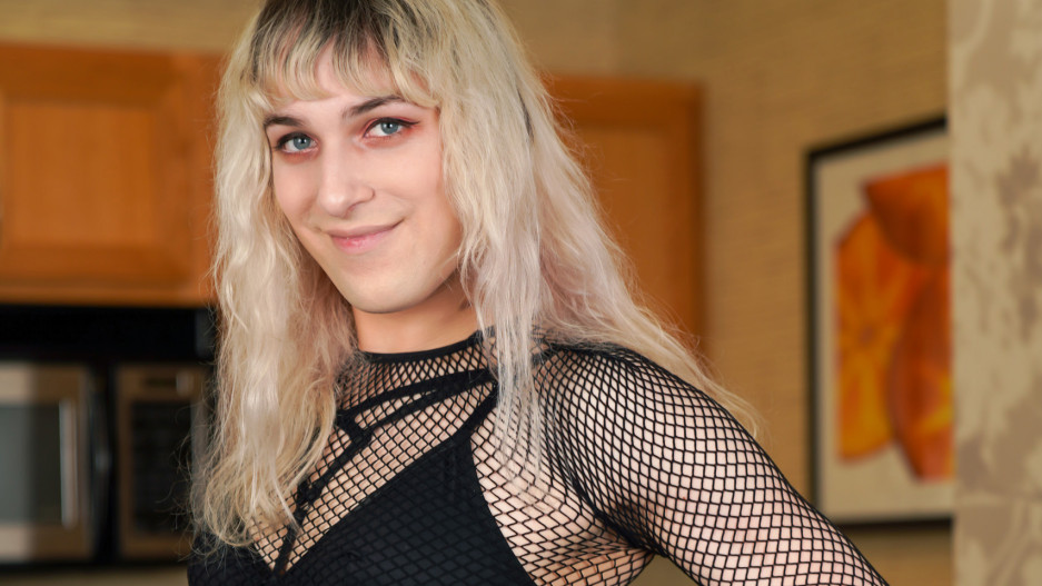 Ayria Moon's Big Cumshot!