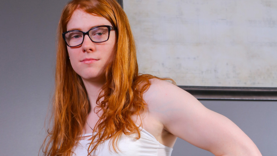 Horny Sophie Deadpuddle Cums!