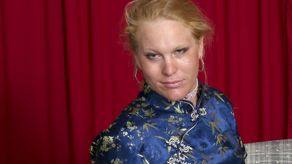 Sapphire's Dildo Play!