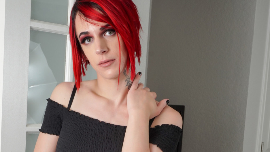 Scarlet Rose Jacks Her Huge Veiny Cock!