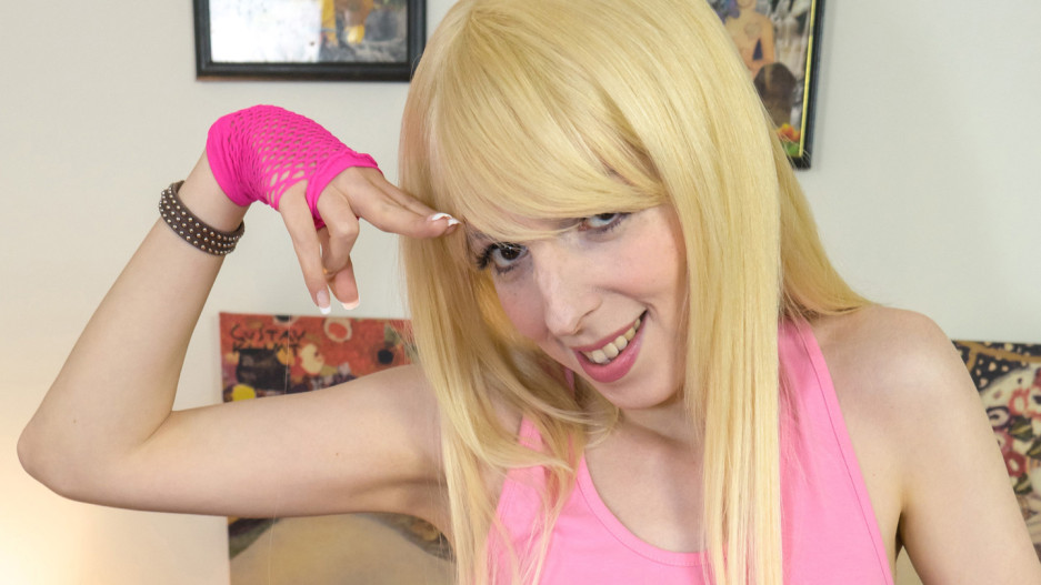 Princess Pandora And Her Dildo!