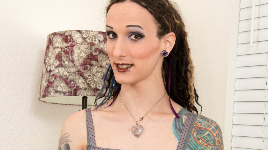 Shauna spreads for Femout!