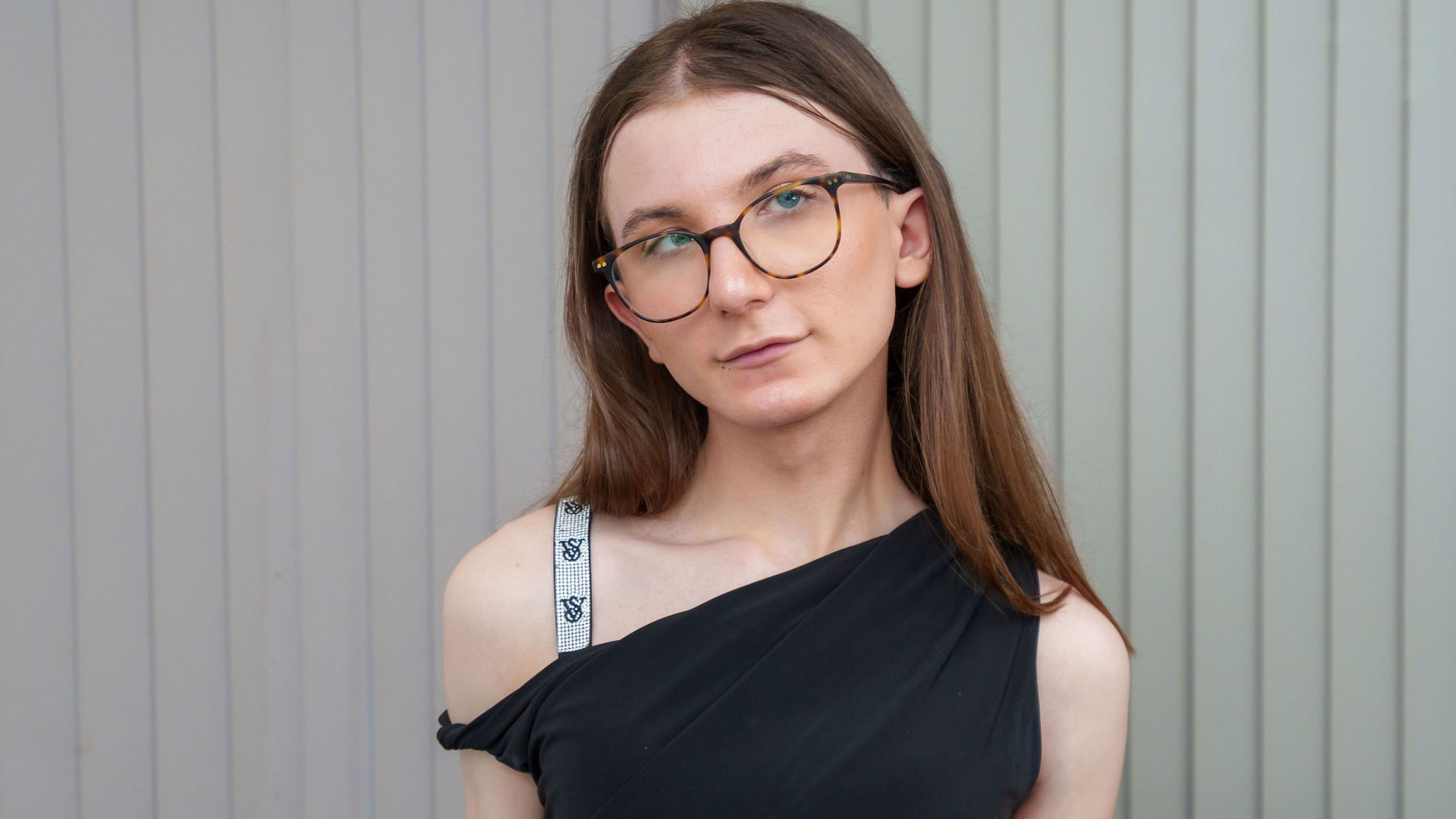 Femout XXX Kris Rose Petite and Packing