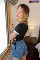 Stormy Buns Spread Wide